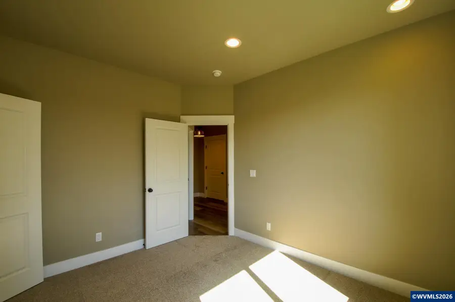 253/255 NW Douglas St, Dallas, OR 97338 - #3