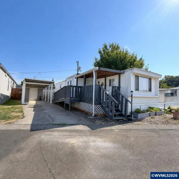 204  Cascade (15) Dr, Lebanon, OR 97355