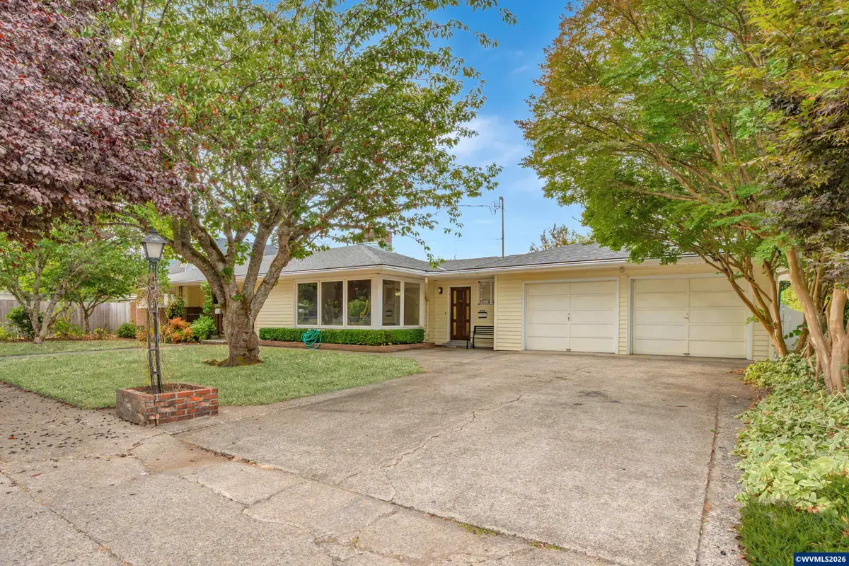 680 E Sherman St, Lebanon, OR 97355 - #1