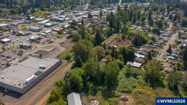 1400  Nandina St, Sweet Home, OR 97386