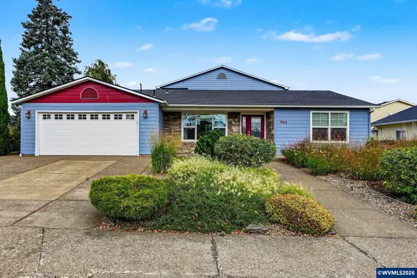 744  Cessna St, Independence, OR 97351