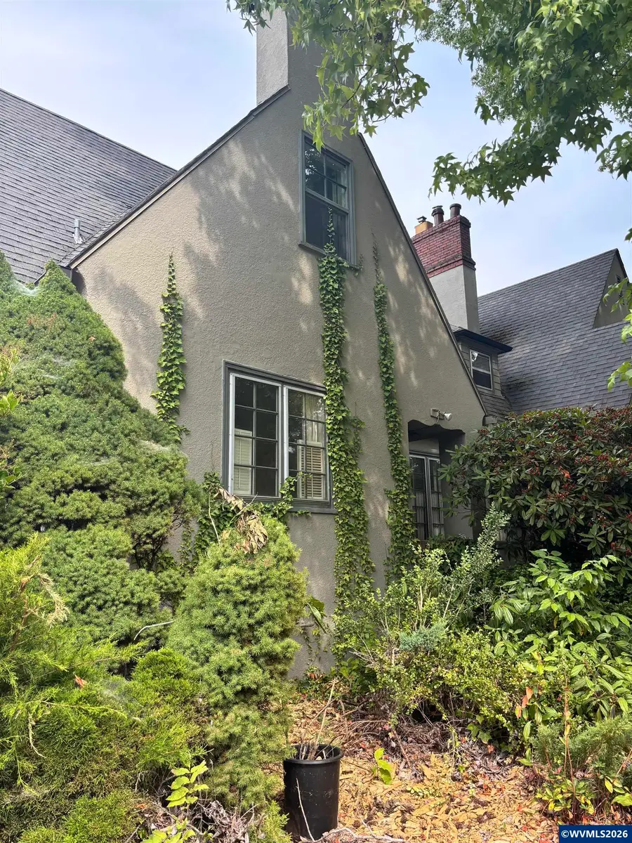 575  24th St NE, Salem, OR 97301 - #2