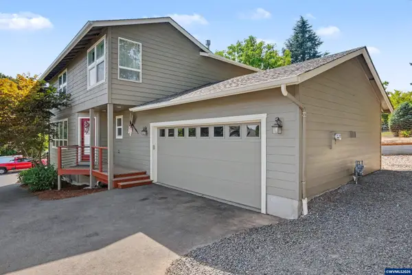 1685  Hillcrest Ct NW, Salem, OR 97304