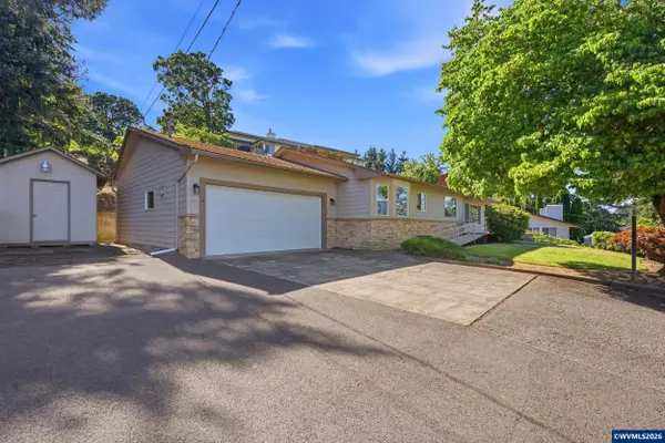 429  Stoneway Dr NW, Salem, OR 97304