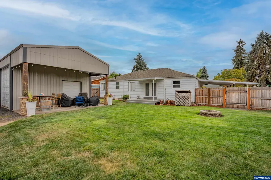 599  E St, Lebanon, OR 97355 - #3