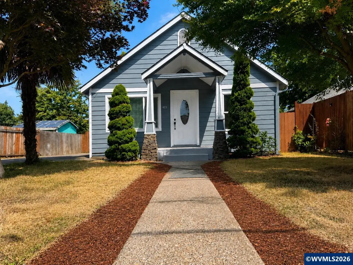 421  Stark St, Woodburn, OR 97071 - #1
