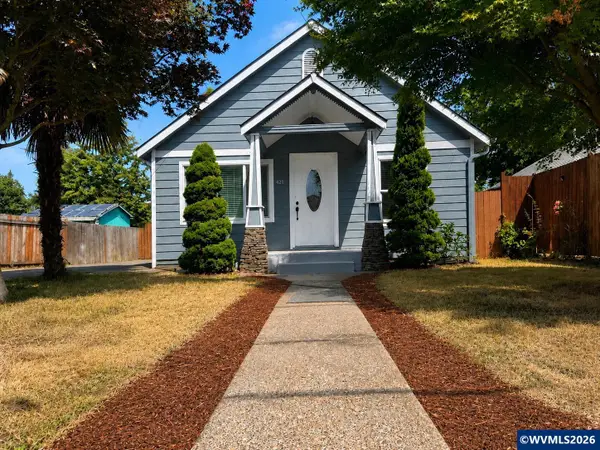 421  Stark St, Woodburn, OR 97071