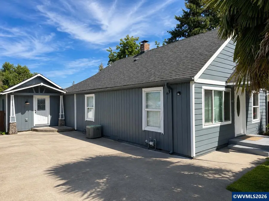421  Stark St, Woodburn, OR 97071 - #2