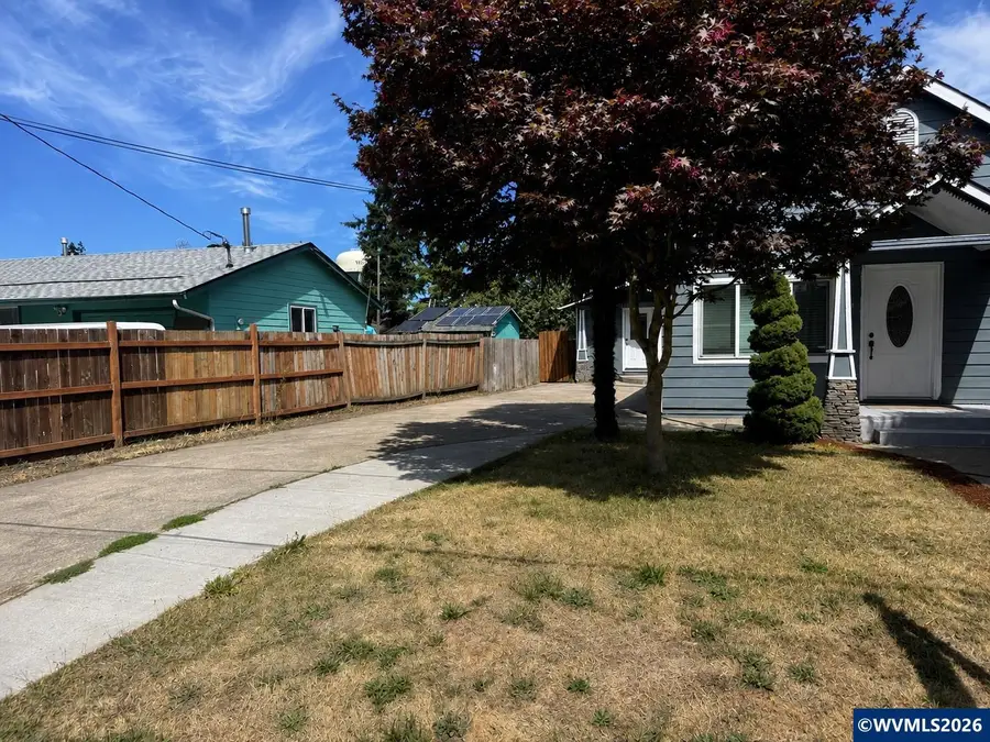 421  Stark St, Woodburn, OR 97071 - #3