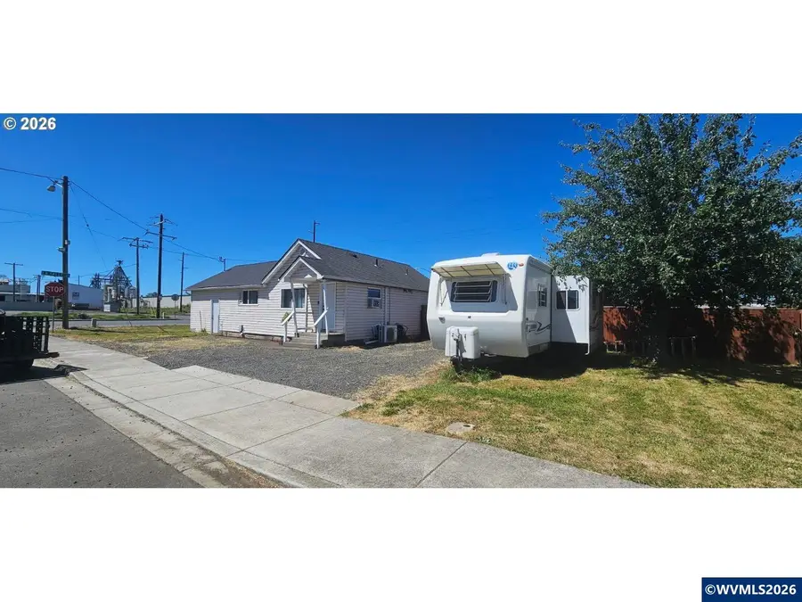 680 S 5th St, Harrisburg, OR 97446 - #2