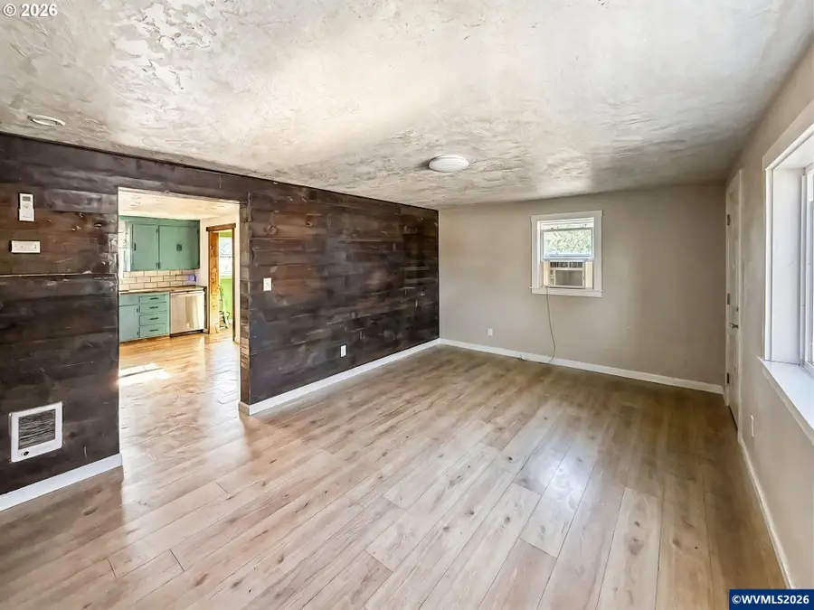 680 S 5th St, Harrisburg, OR 97446 - #3