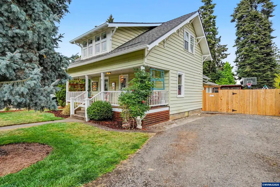 307  Adams Av, Silverton, OR 97381 - #3