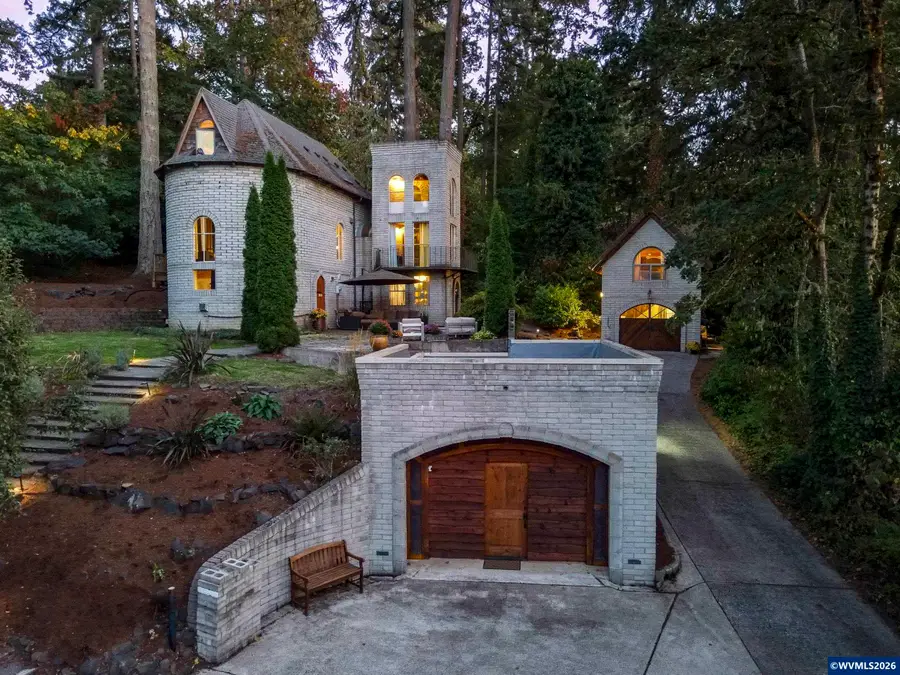 1820 E 28th Av, Eugene, OR 97403 - #2
