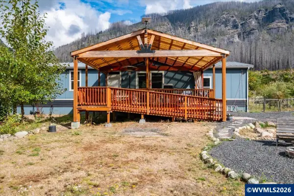 8305 SE Elkhorn Dr, Lyons, OR 97358