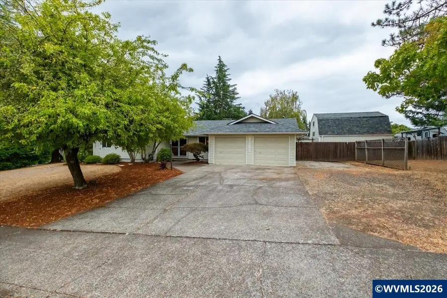 1223 SW Bridlewood Dr, Dallas, OR 97338 - #2