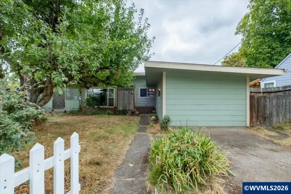 236 S 17th St, Philomath, OR 97370