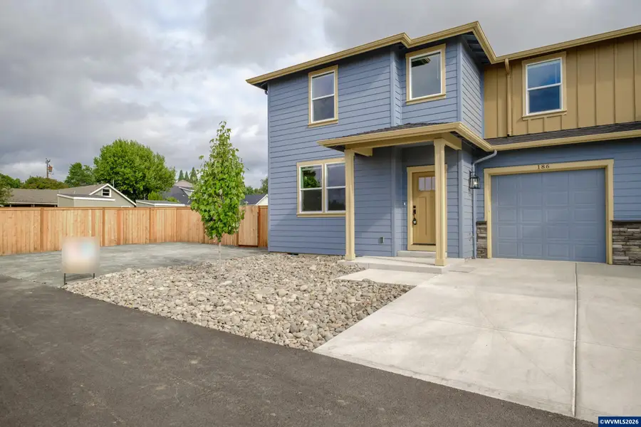 186 & 188 SE Lacreole Dr, Dallas, OR 97338 - #3
