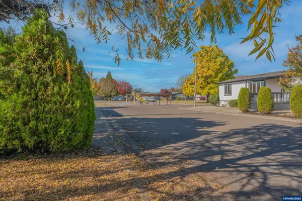 2151  Three Lakes (#94) Rd SE, Albany, OR 97322