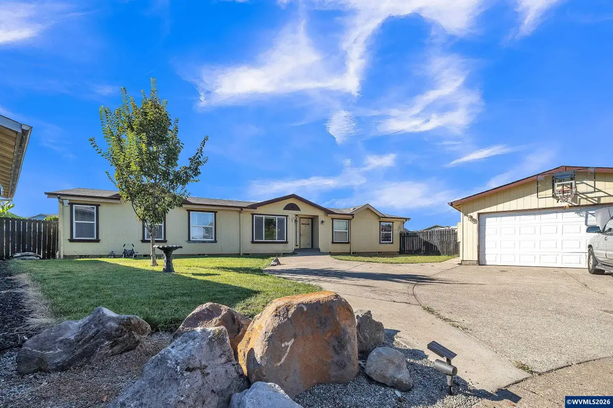 733  Fescue Av, Woodburn, OR 97071 - #1