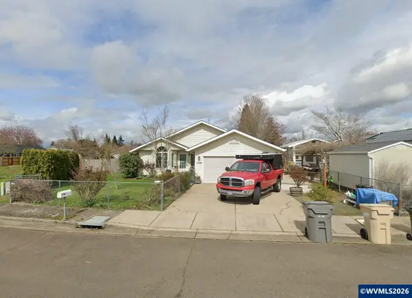 1220  Ashwood Ct, Lebanon, OR 97355