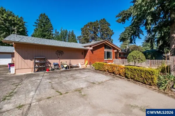 960  Grape St, Sweet Home, OR 97386