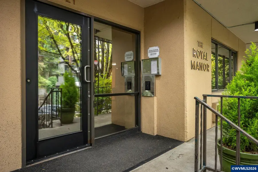 2021 SW Main #32 St, Portland, OR 97205 - #2