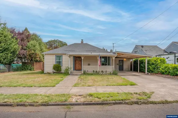 835  7th Av, Sweet Home, OR 97361