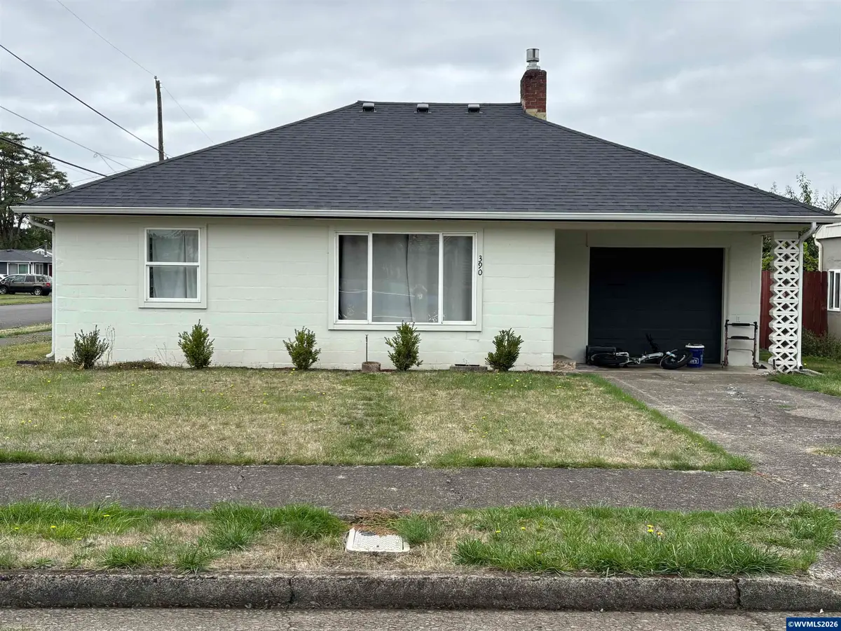 390 S 7th St, Lebanon, OR 97355 - #1