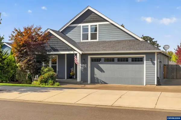 1023  Jaysie Dr, Silverton, OR 97381