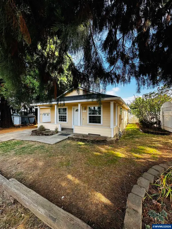 504  Wall St, Silverton, OR 97381