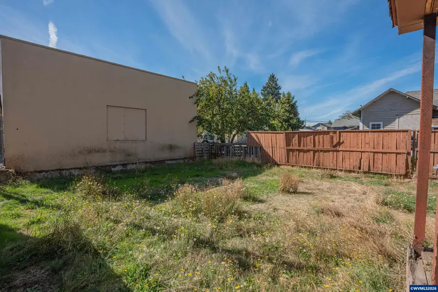 42  E St, Lebanon, OR 97355 - #3