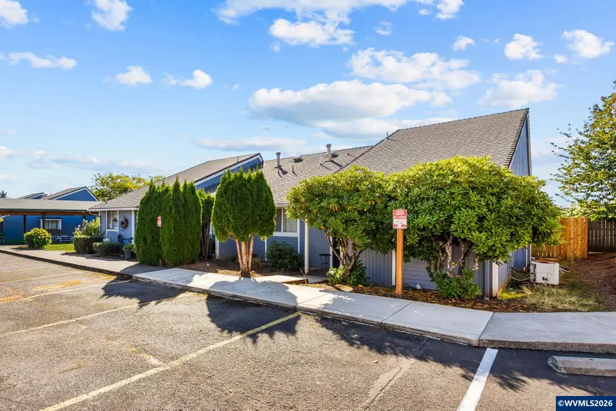 350 NE Evergreen #4 Ct, Dallas, OR 97338 - #2