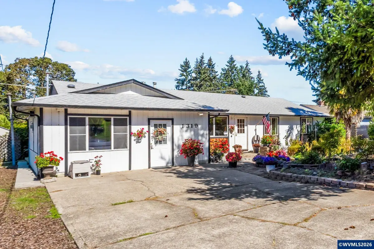 1319  Hemlock St NW, Salem, OR 97304 - #1