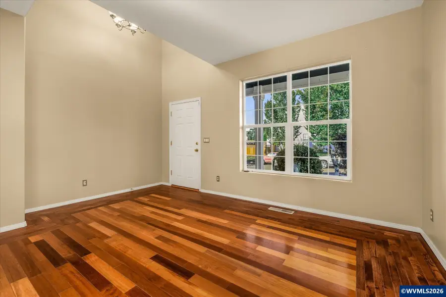 2548  Edgewater Dr, Woodburn, OR 97071 - #2