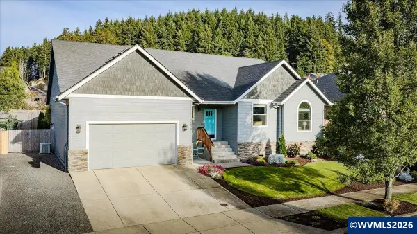 1539  Lakeview Dr NE, Silverton, OR 97381