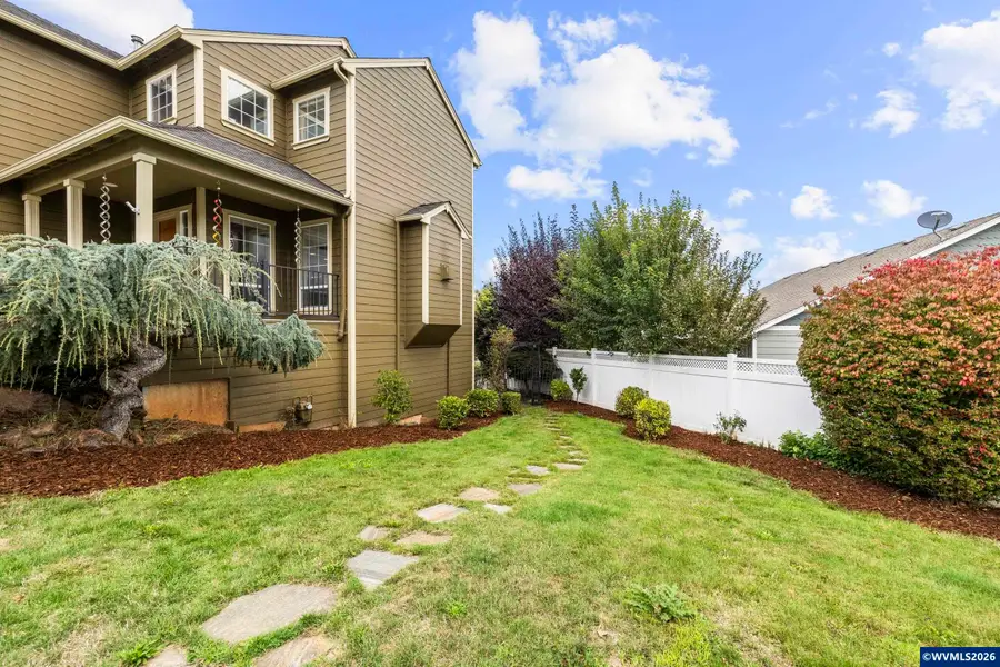 38  Sweden Cir, Silverton, OR 97381 - #3