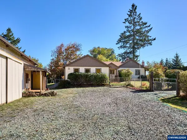 1060  Silver Falls Dr NE, Silverton, OR 97381