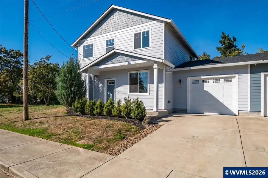 60 N 8th St, Lebanon, OR 97355 - #2