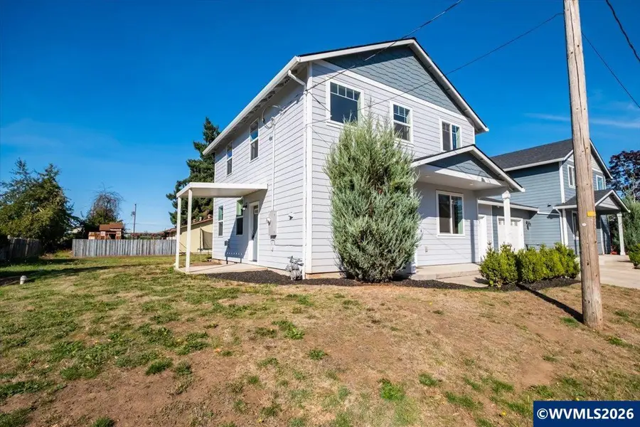 60 N 8th St, Lebanon, OR 97355 - #3