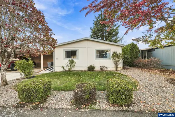 300 SE LaCreole (#211) Dr, Dallas, OR 97338