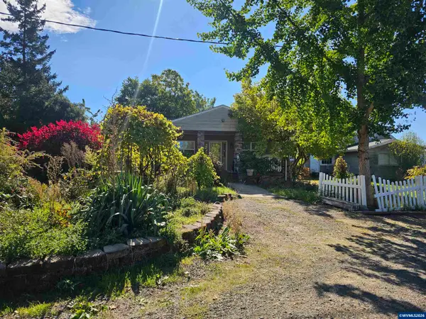 32697 S Meridian Rd, Woodburn, OR 97071