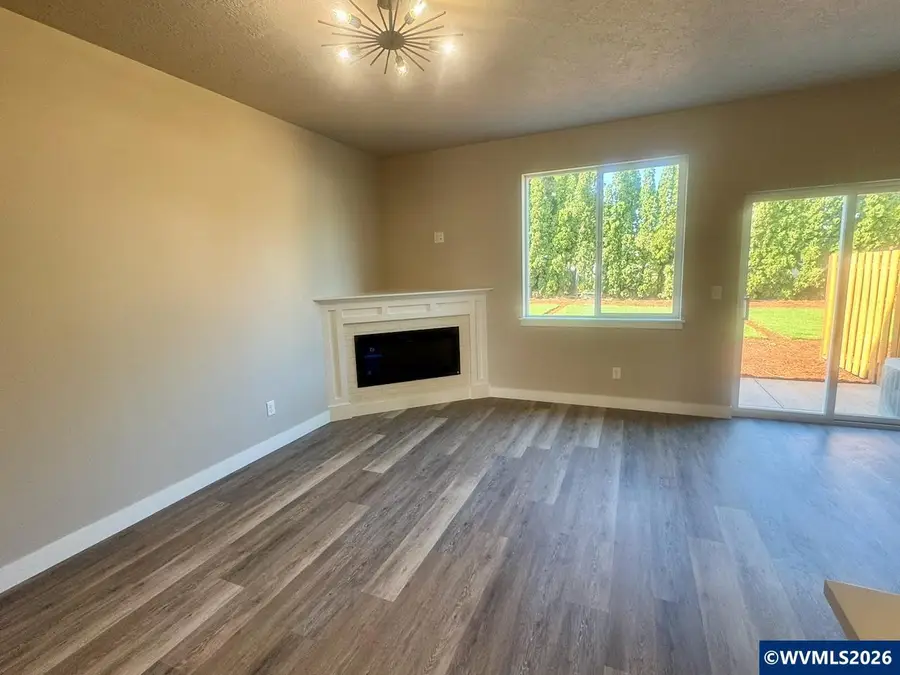 198-200 E Gwinn St, Monmouth, OR 97361 - #2