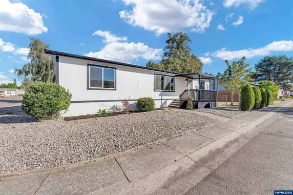 2151  Three Lakes #30 Rd SE, Albany, OR 97322