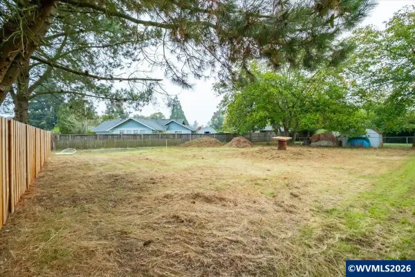 211  Cleveland St, Lebanon, OR 97355