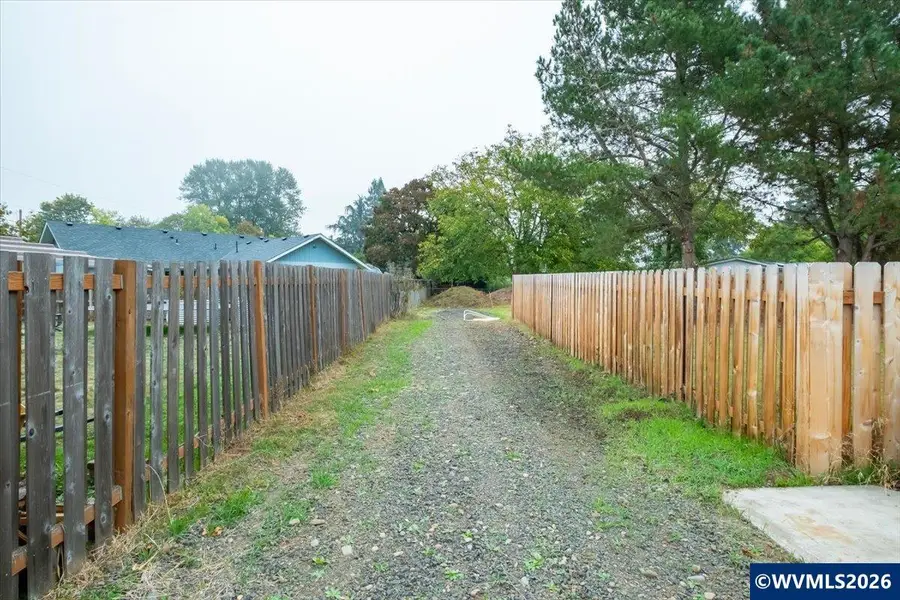 211  Cleveland St, Lebanon, OR 97355 - #2