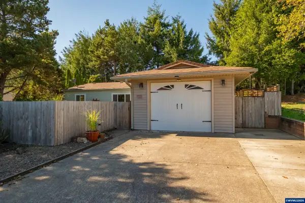 1410 SW Forest Pkwy, Waldport, OR 97394