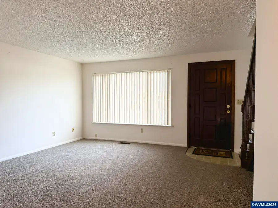 290 W Mary St, Lebanon, OR 97355 - #2