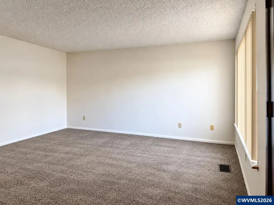 290 W Mary St, Lebanon, OR 97355 - #3