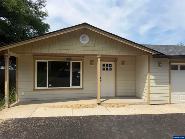 820  Alder  St, Sweet Home, OR 97386