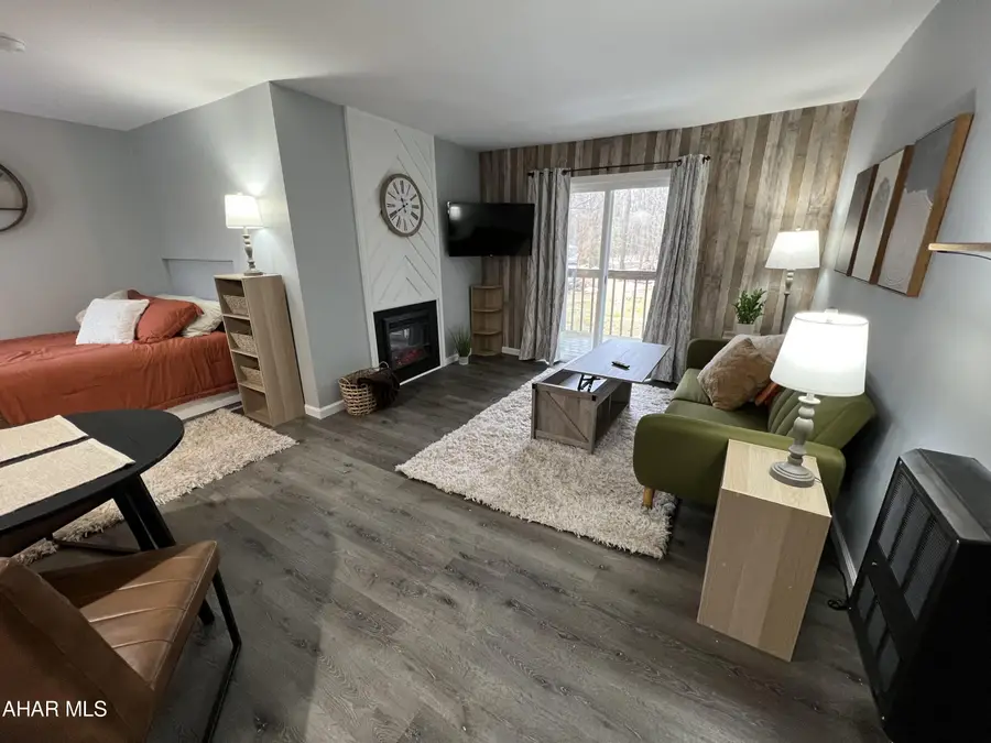 209 E Valley Point Lane, Claysburg, PA 16625 - Image #3